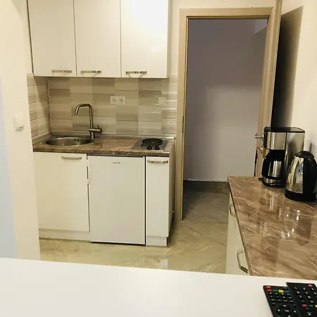 Apartman Ema *