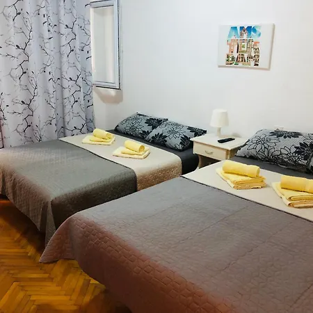 Apartman Ema *